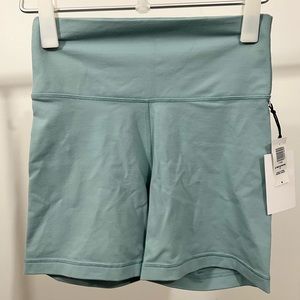 Aritzia TNA - Atmosphere 5” Shorts